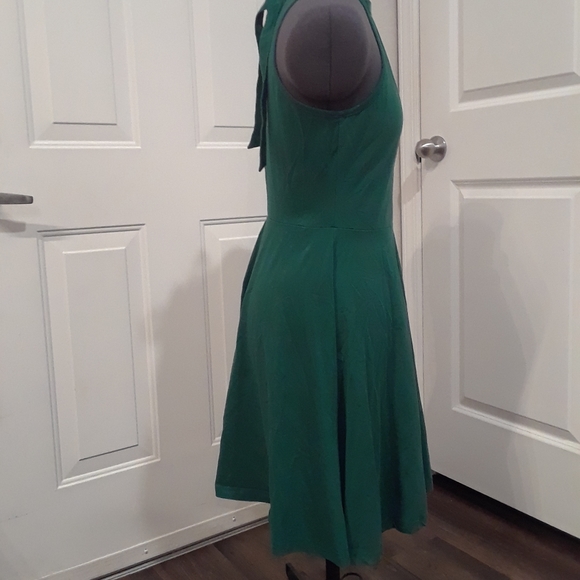 Green Flowy Dress - Picture 4 of 6